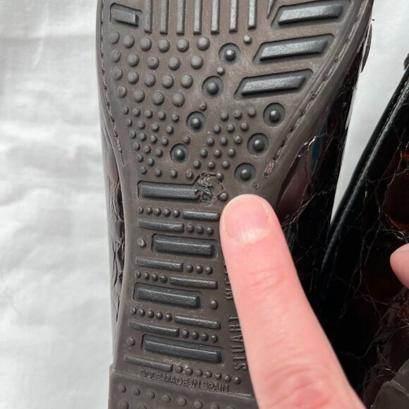 Stuart Weitzman Women's Rascal Patent Leather Croc Embossed tasseled Loafers 6 - Picture 11 of 13